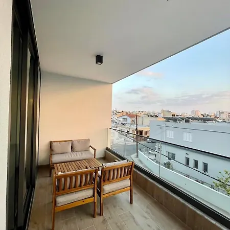 アパート Modern Designer ラルナカ