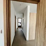 Modern Designer * 라르나카