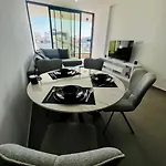 아파트 Modern Designer 라르나카